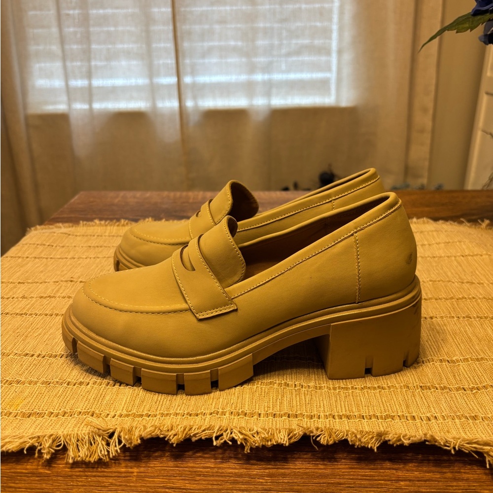 Sincerely Jules Chunky Penny Loafers in Beige